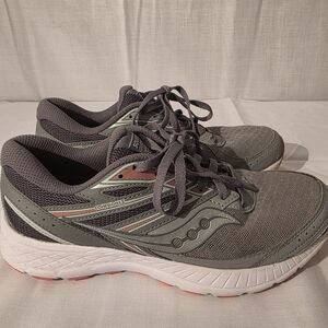 Saucony Cohesion 13 Women's Gray and Coral Pink Running Shoes Sz 9.5